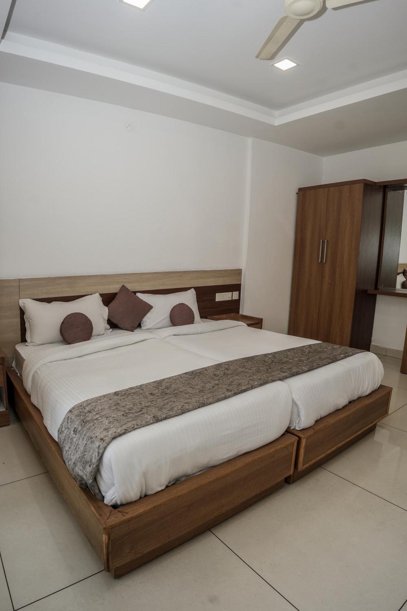 Kochi Hotel Lets Stay מראה חיצוני תמונה