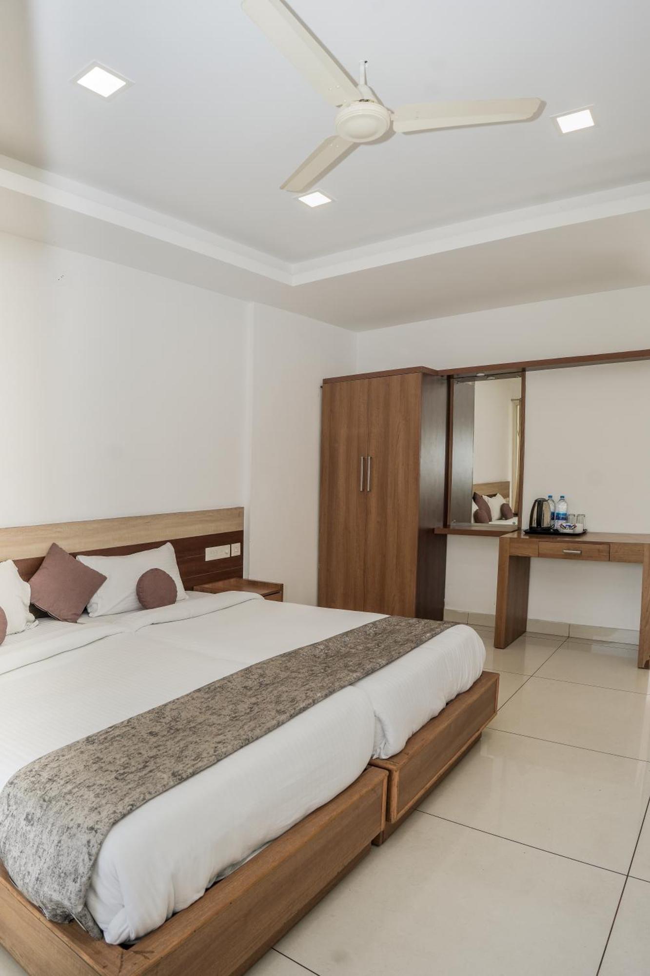 Kochi Hotel Lets Stay מראה חיצוני תמונה