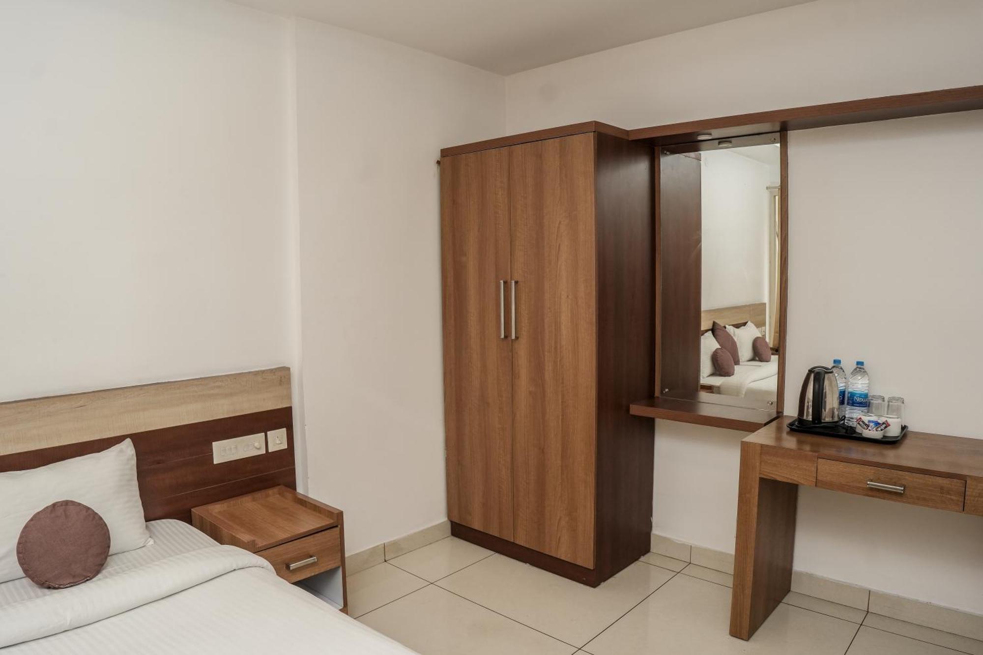 Kochi Hotel Lets Stay מראה חיצוני תמונה